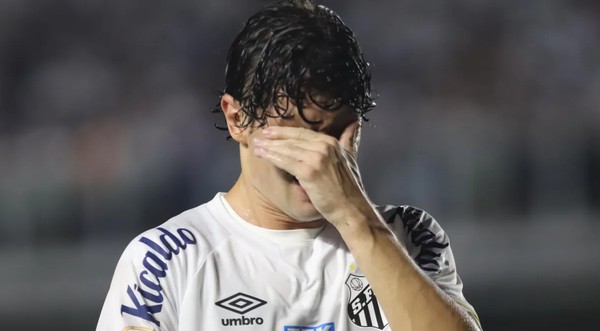 Santos é rebaixado pela primeira vez na história após derrota para o  Fortaleza